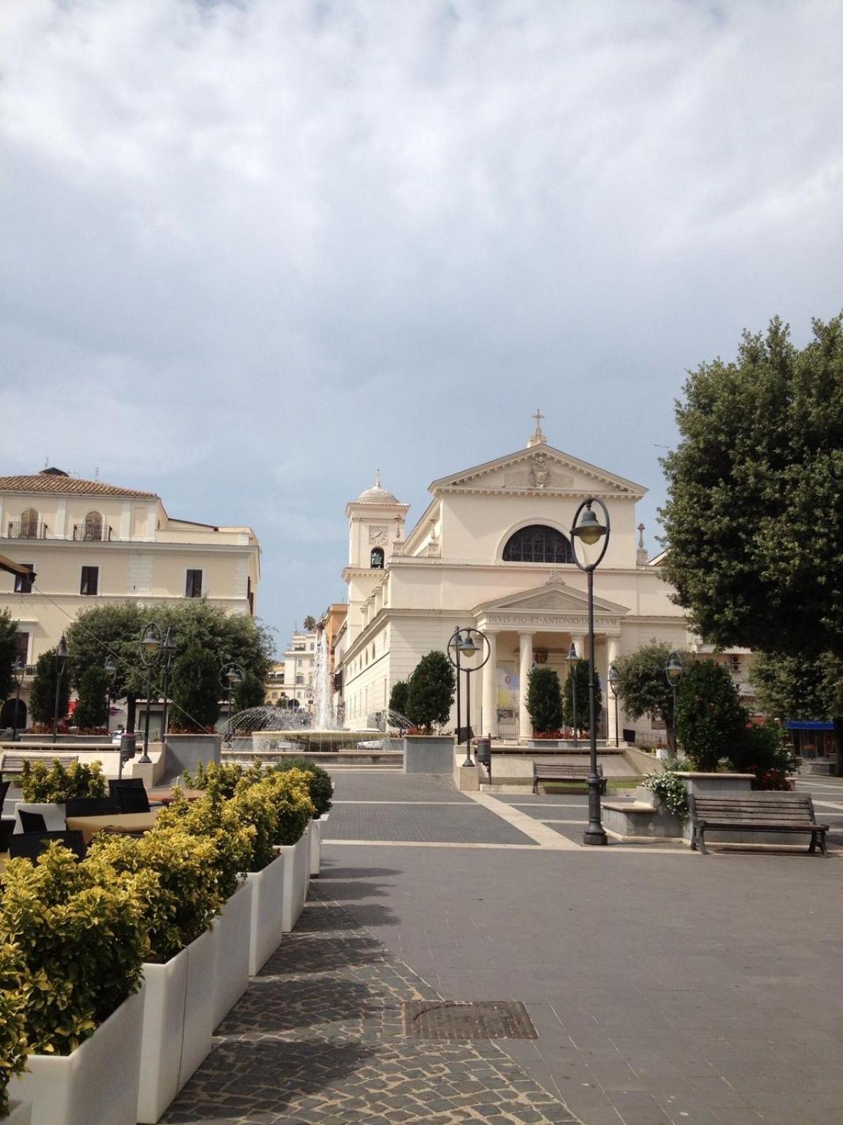 Newhouse Anthium - Central Chic Anzio Bagian luar foto